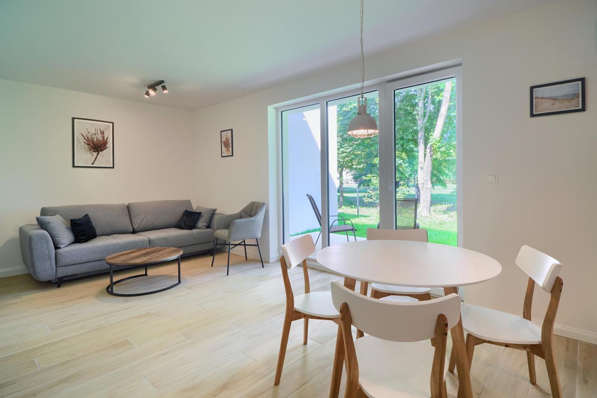 Apartamenty 7 Debow Nad Morzem Plesna  Exterior photo